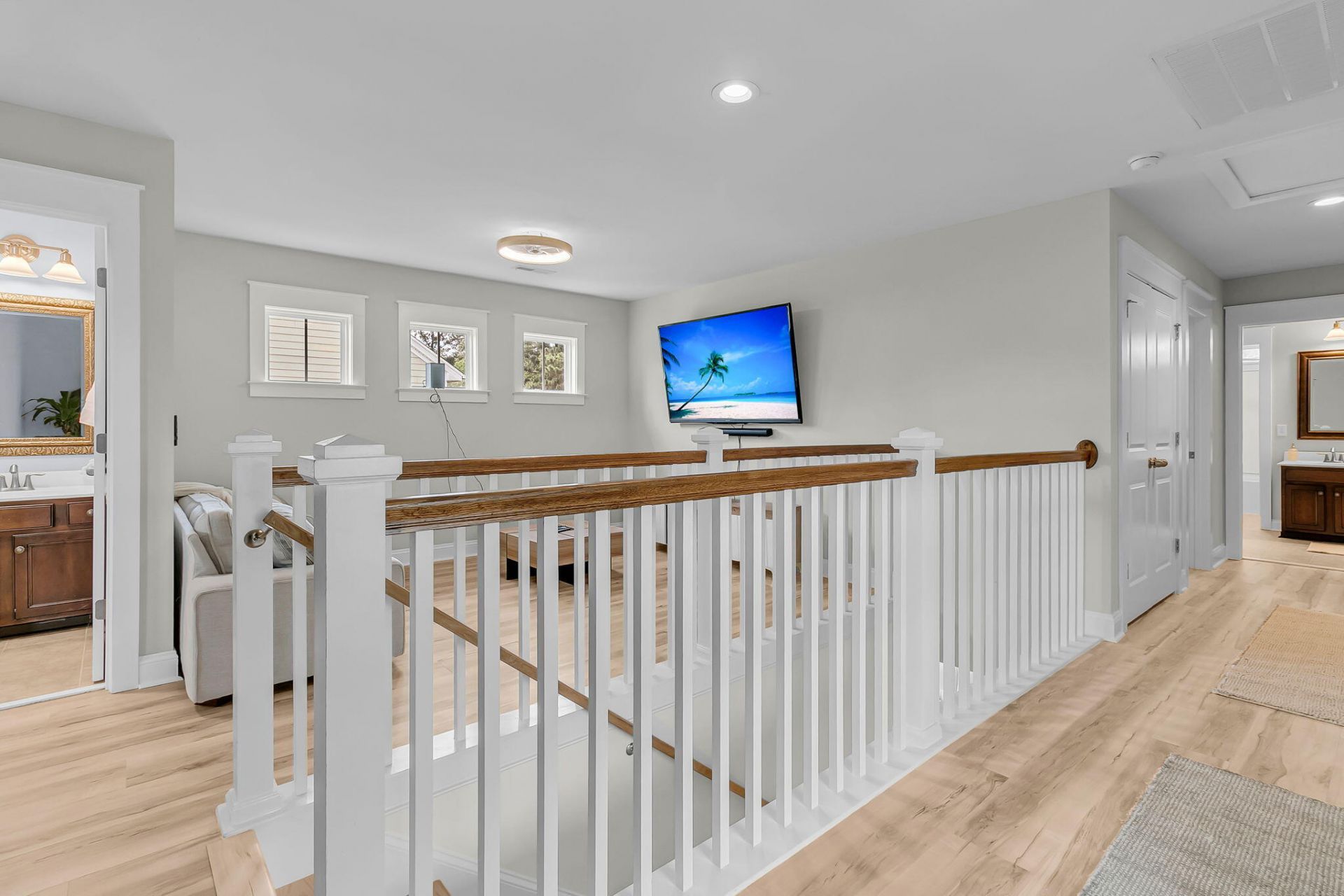 1053 Victoria Road Photo 23