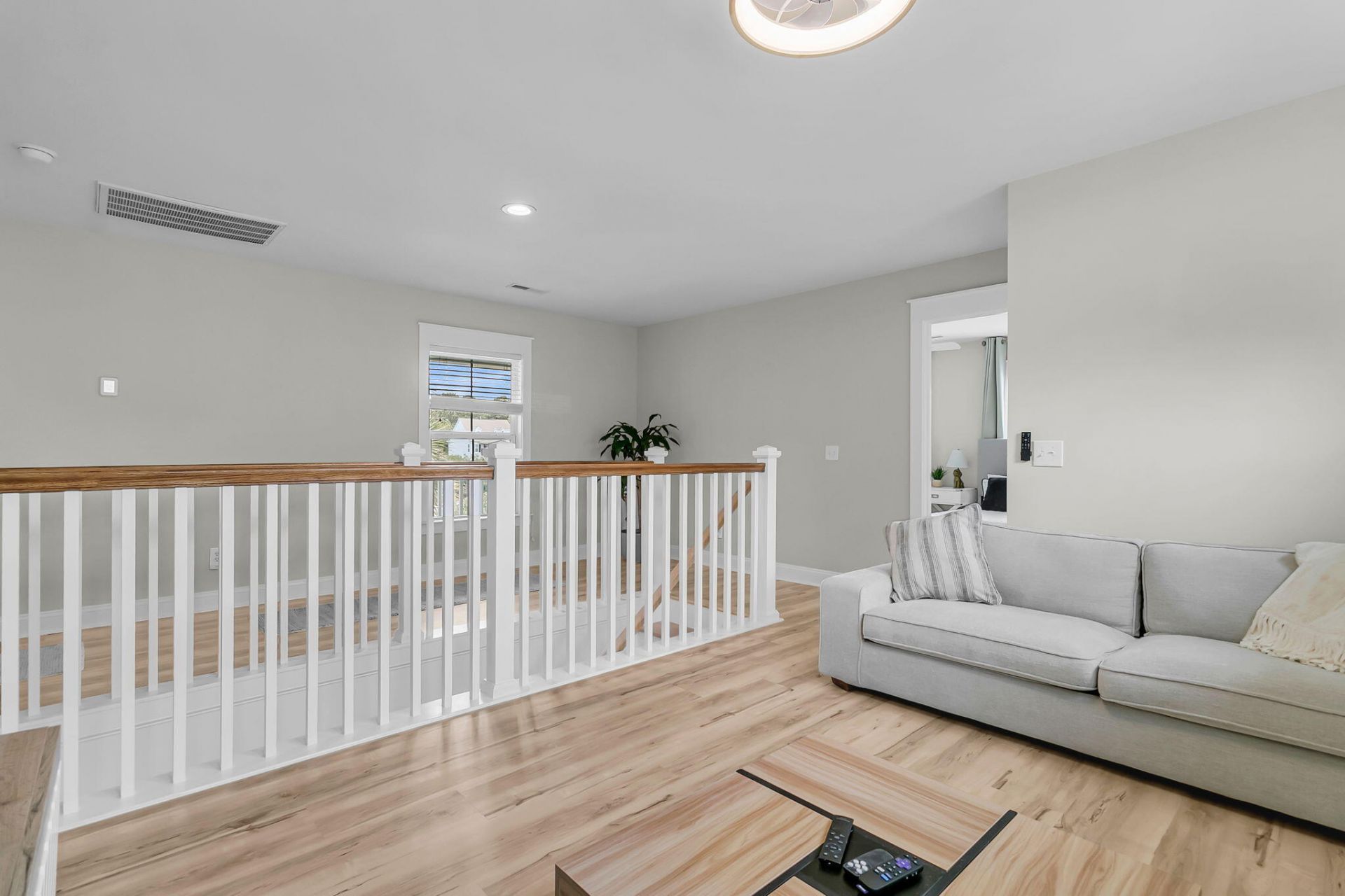 1053 Victoria Road Photo 24