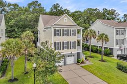 1053 Victoria Road photo 4