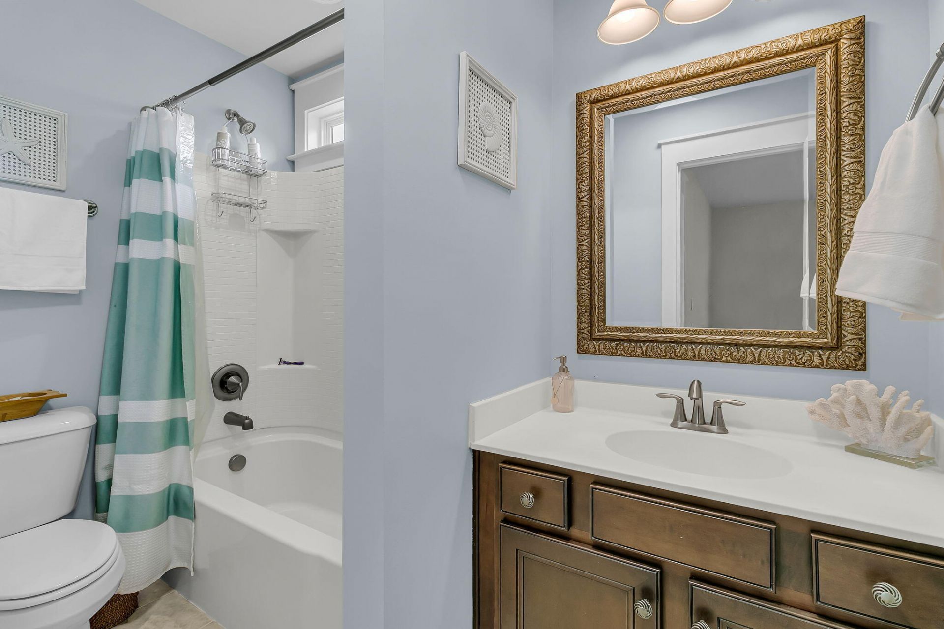 1053 Victoria Road Photo 32