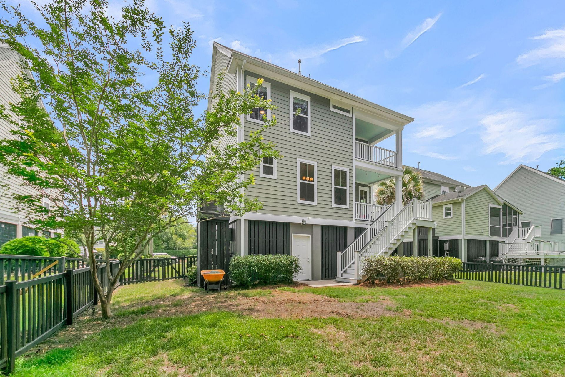 1053 Victoria Road Photo 34