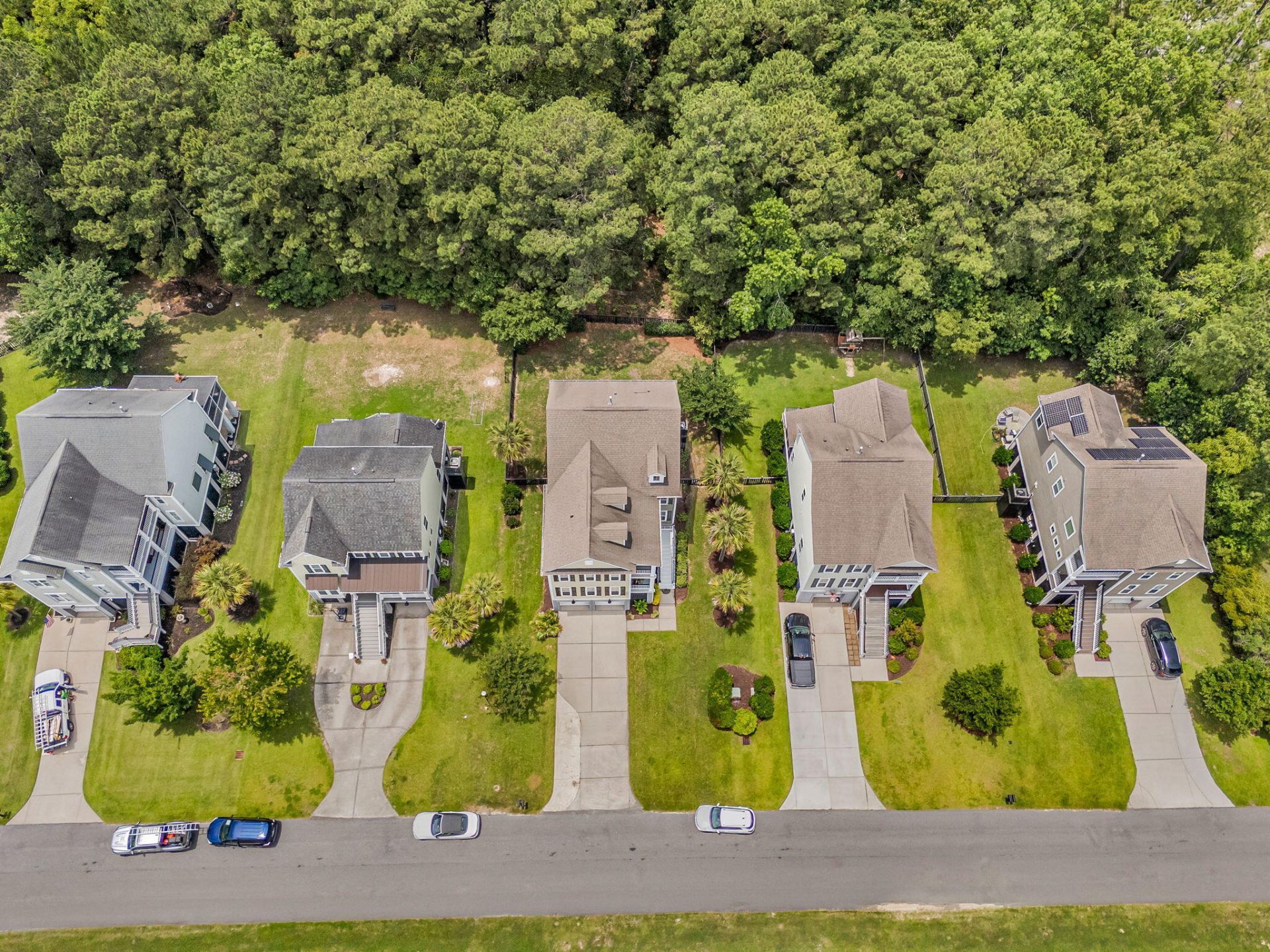 1053 Victoria Road Photo 36