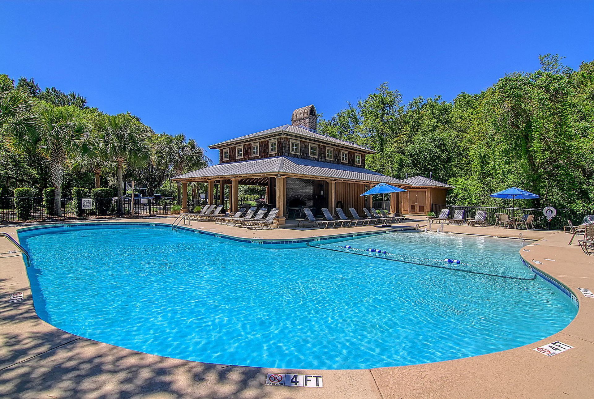 1053 Victoria Road Photo 39