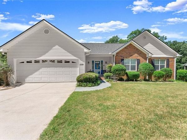 3322 Barry Lane , Gainesville, GA 30506