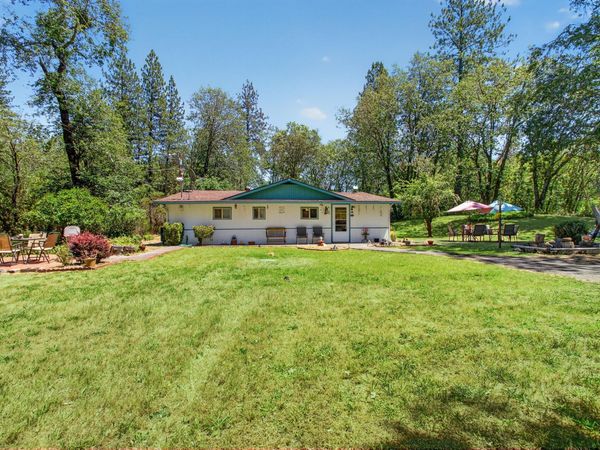 4041 Woodland Park Road, Grants Pass, OR 97527