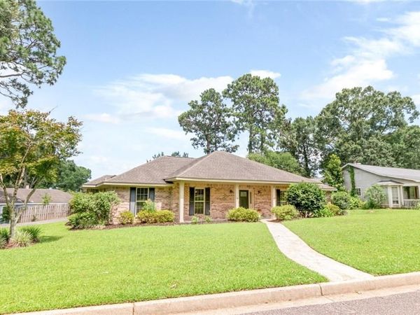 1215 Richmond Court , Mobile, AL 36695