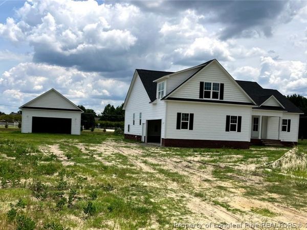 3010 Dinwiddle Drive, Wade, NC 28395