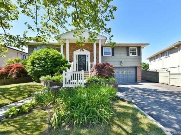 687 Golf Drive , North Woodmere, NY 11581