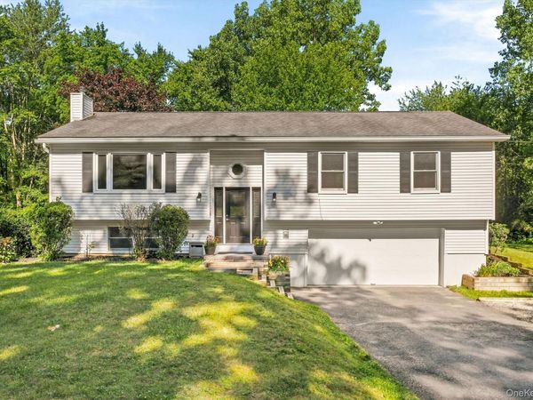 74 Peach Road , Poughkeepsie, NY 12601