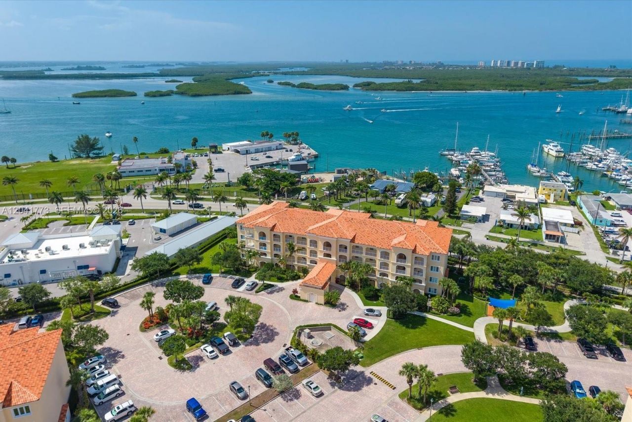 38 E Harbour Isle Dr E , Unit 104, Fort Pierce, FL 34949 Photo