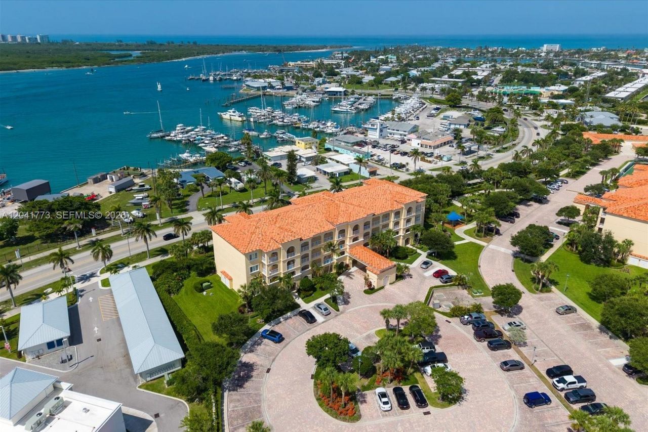 38 E Harbour Isle Dr E , Unit 104, Fort Pierce, FL 34949 Photo