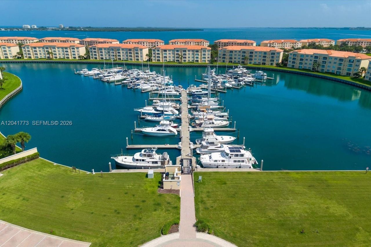 38 E Harbour Isle Dr E , Unit 104, Fort Pierce, FL 34949 Photo