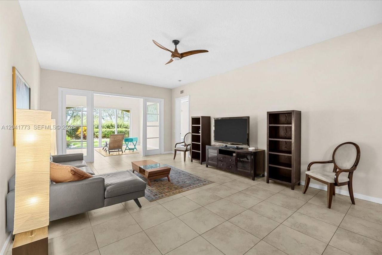 38 E Harbour Isle Dr E , Unit 104, Fort Pierce, FL 34949 Photo