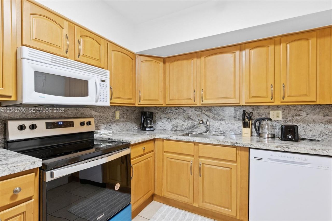 3725 S Ocean Dr , Unit 921, Hollywood, FL 33019 Photo