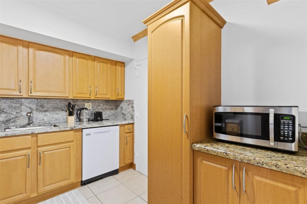 3725 S Ocean Dr , Unit 921, Hollywood, FL 33019 Photo