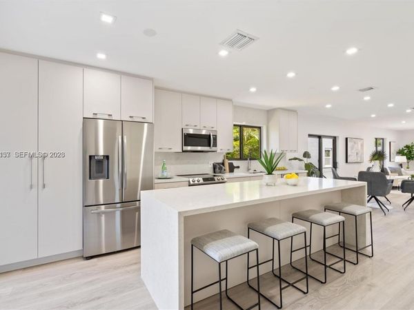 222 SW 3rd Ter , Dania Beach, FL 33004