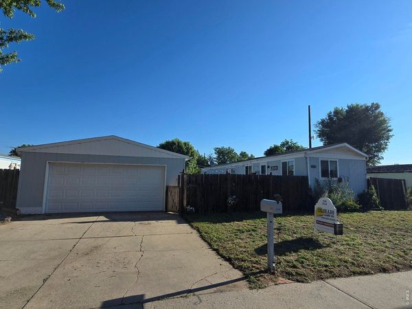 210 Oak St, Log Lane Village, CO 80705