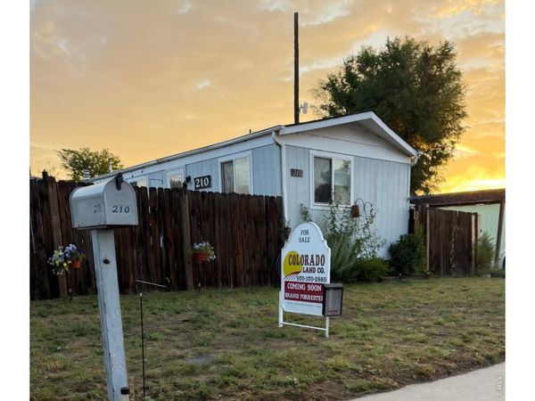 210 Oak St, Log Lane Village, CO 80705