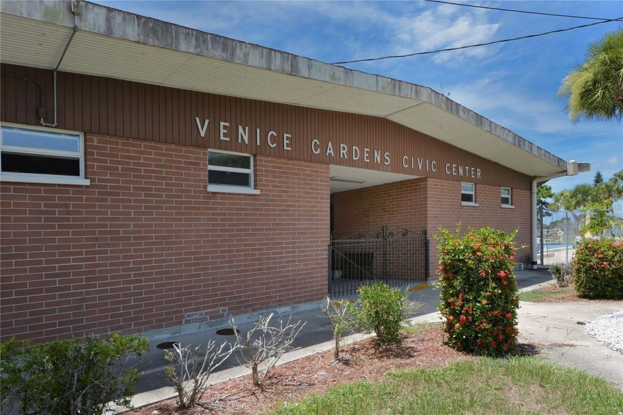 412 Pine Tree Terrace, Venice, FL 34293 Photo