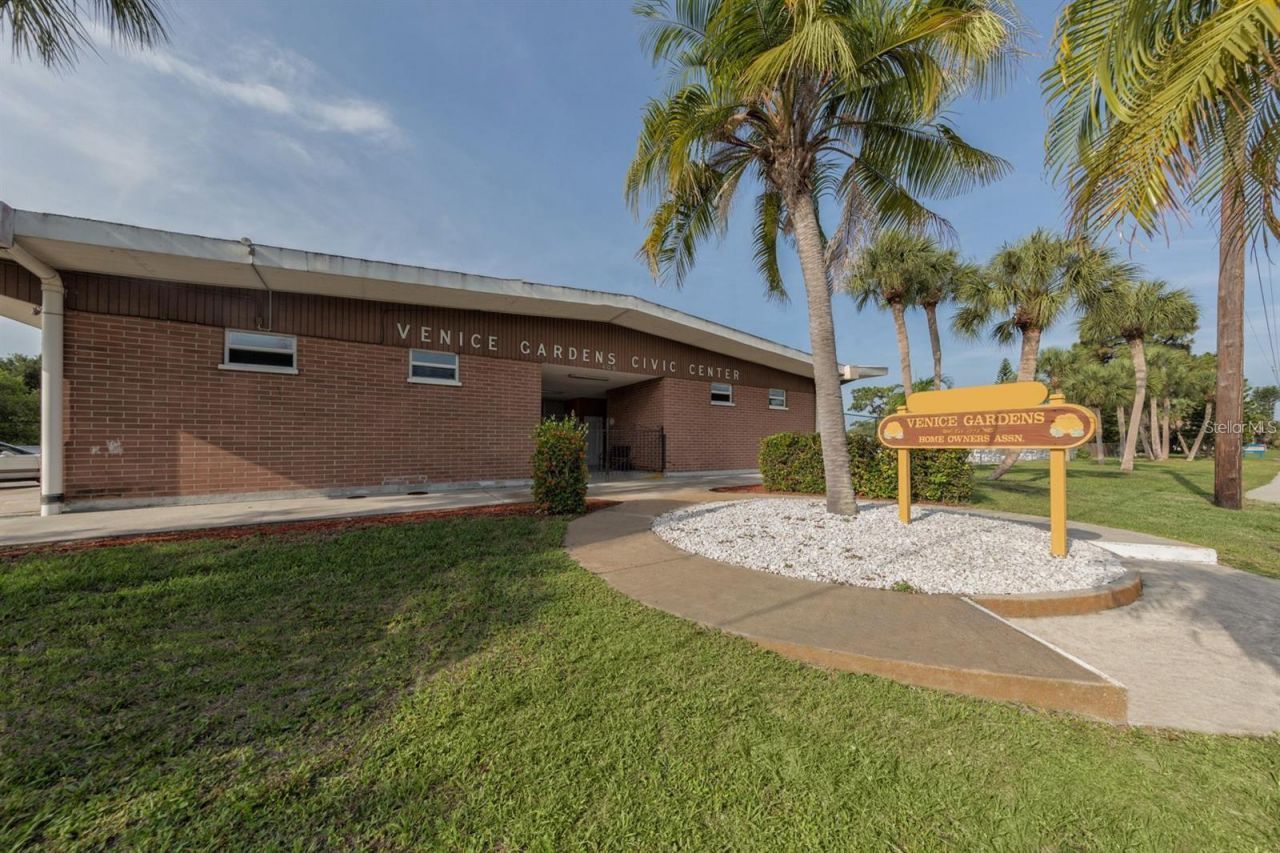 412 Pine Tree Terrace, Venice, FL 34293 Photo