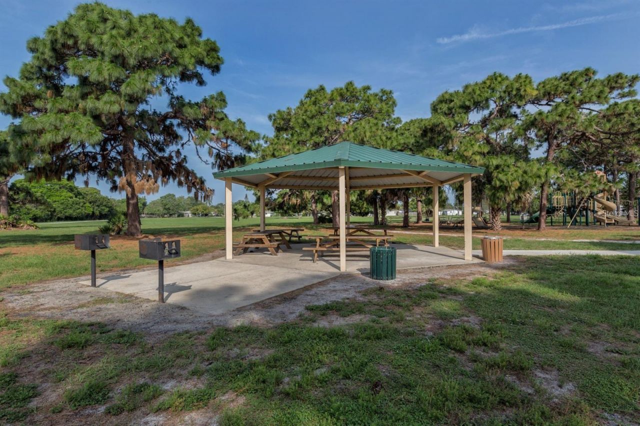 412 Pine Tree Terrace, Venice, FL 34293 Photo
