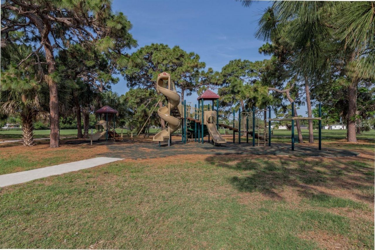 412 Pine Tree Terrace, Venice, FL 34293 Photo
