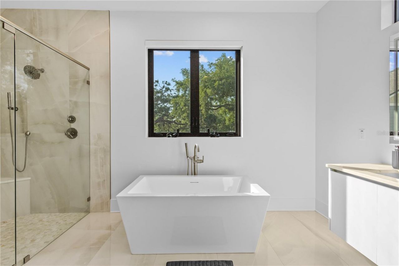 805 W Indiana Avenue, Tampa, FL 33603 Photo