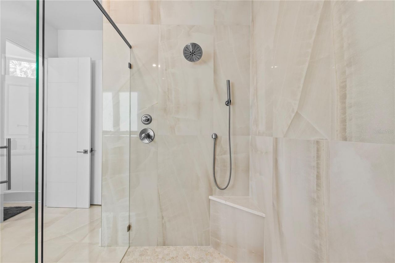 805 W Indiana Avenue, Tampa, FL 33603 Photo