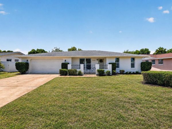 7604 JASMINE BOULEVARD , PORT RICHEY, FL 34668