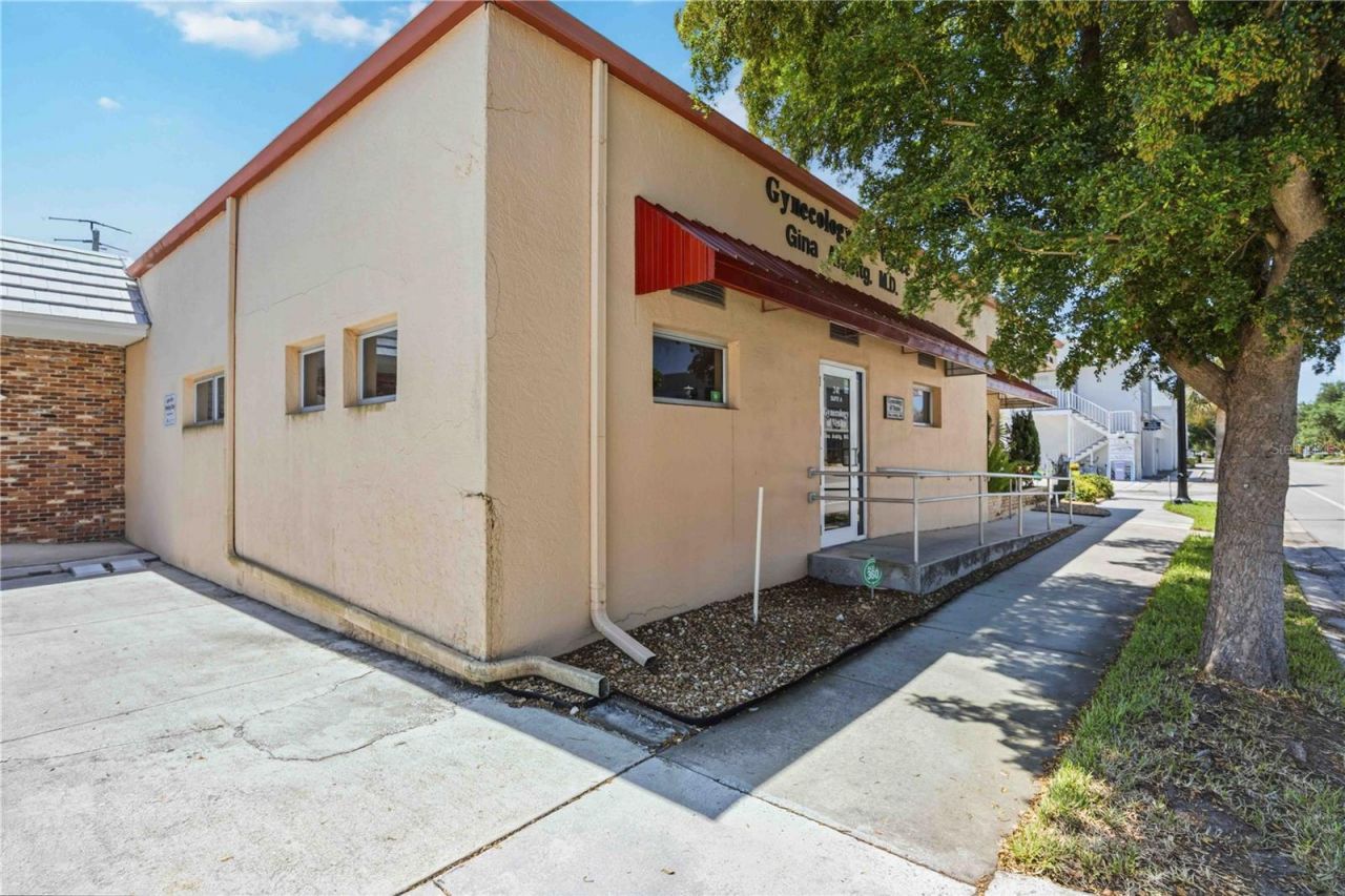241 Nokomis Avenue S, Venice, FL 34285 Photo