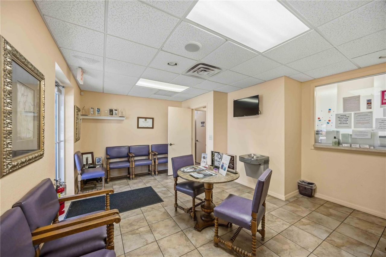 241 Nokomis Avenue S, Venice, FL 34285 Photo