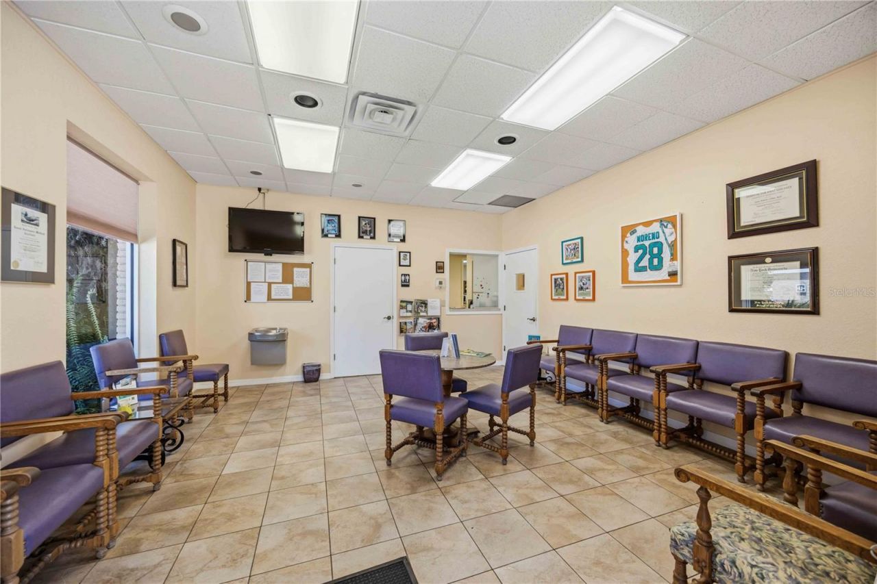 241 Nokomis Avenue S, Venice, FL 34285 Photo