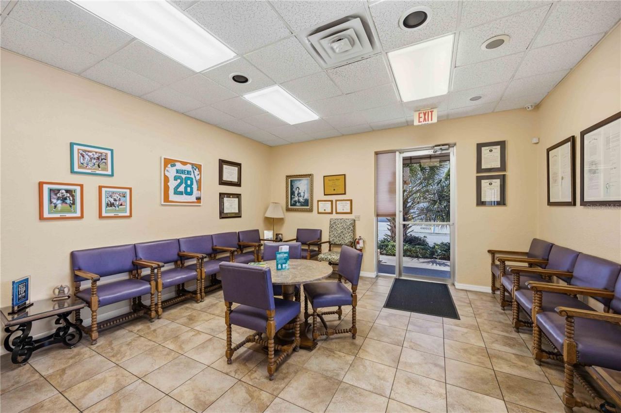 241 Nokomis Avenue S, Venice, FL 34285 Photo