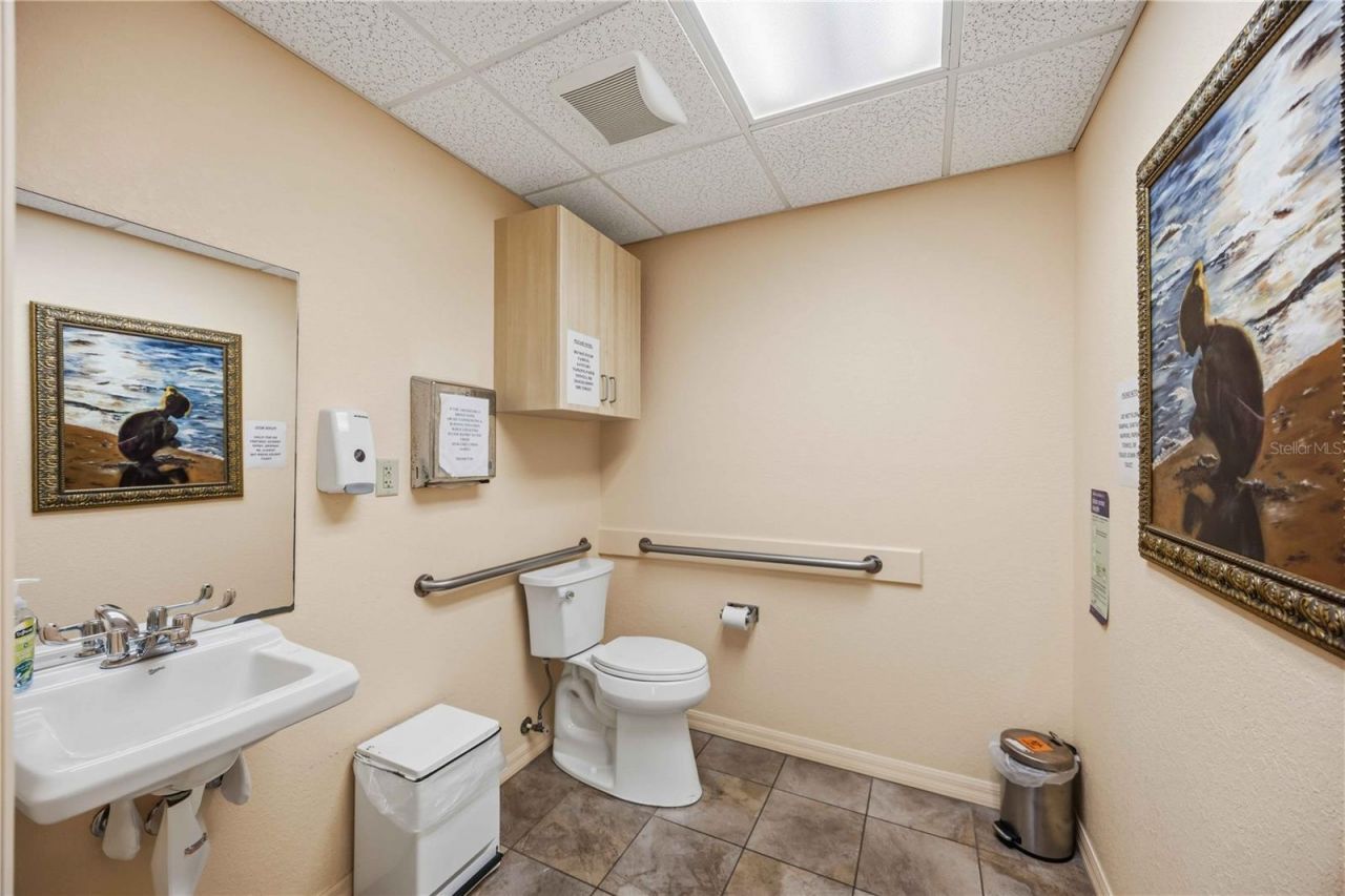241 Nokomis Avenue S, Venice, FL 34285 Photo