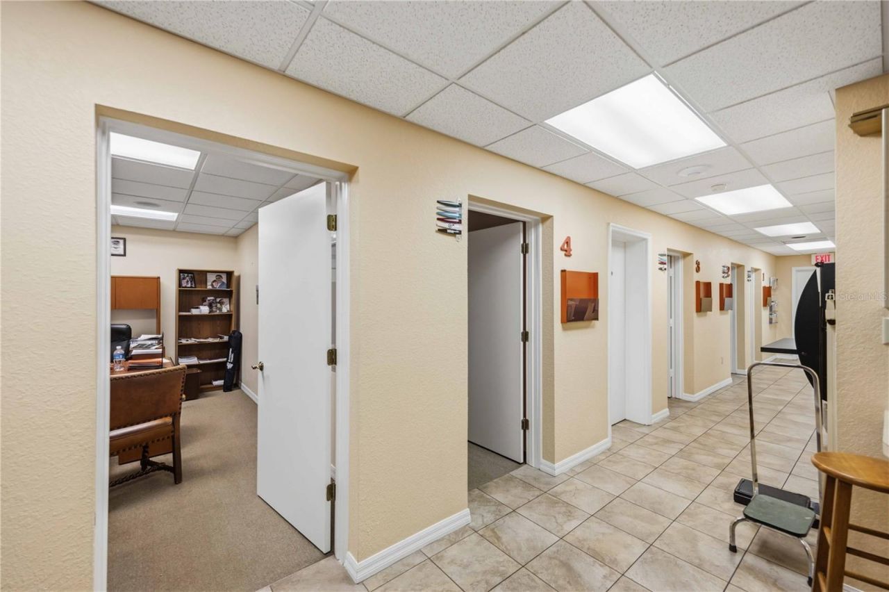 241 Nokomis Avenue S, Venice, FL 34285 Photo