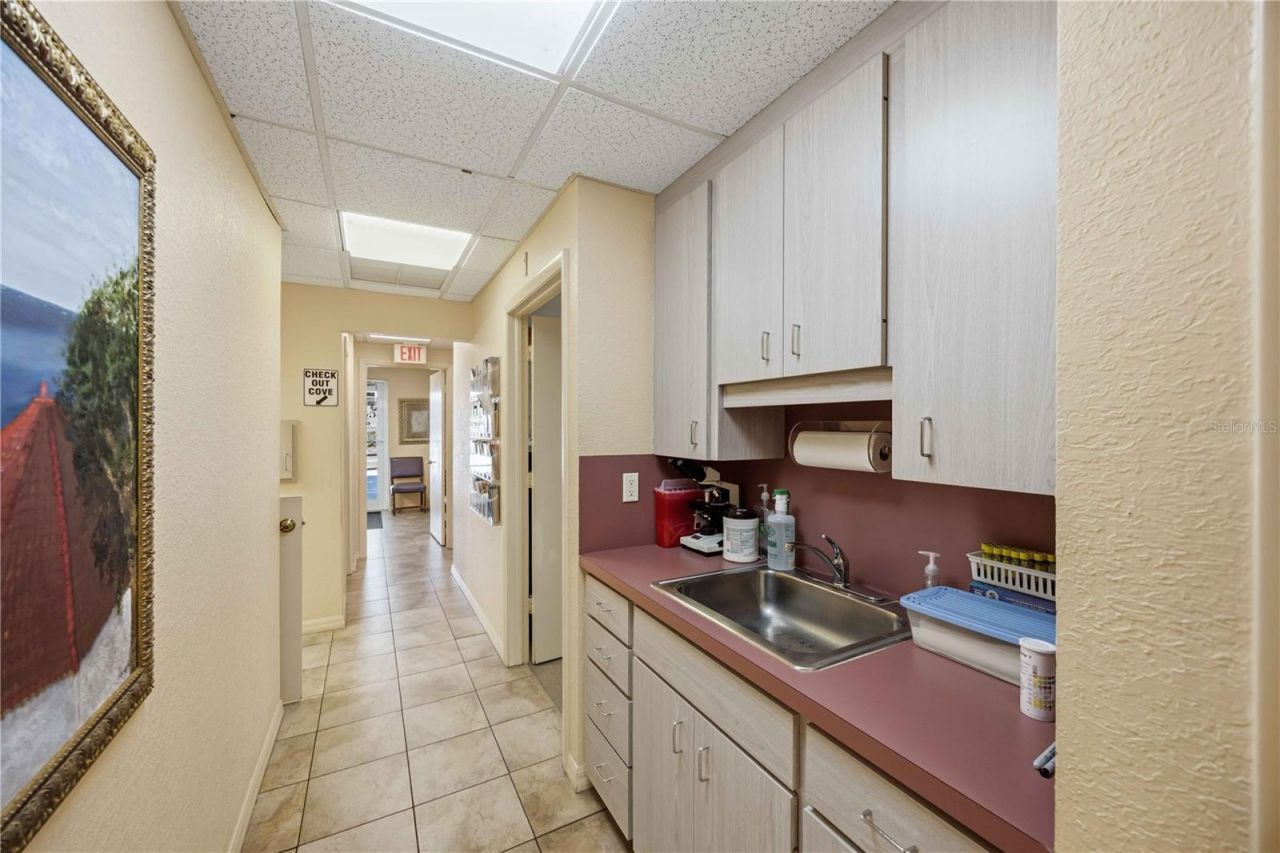 241 Nokomis Avenue S, Venice, FL 34285 Photo