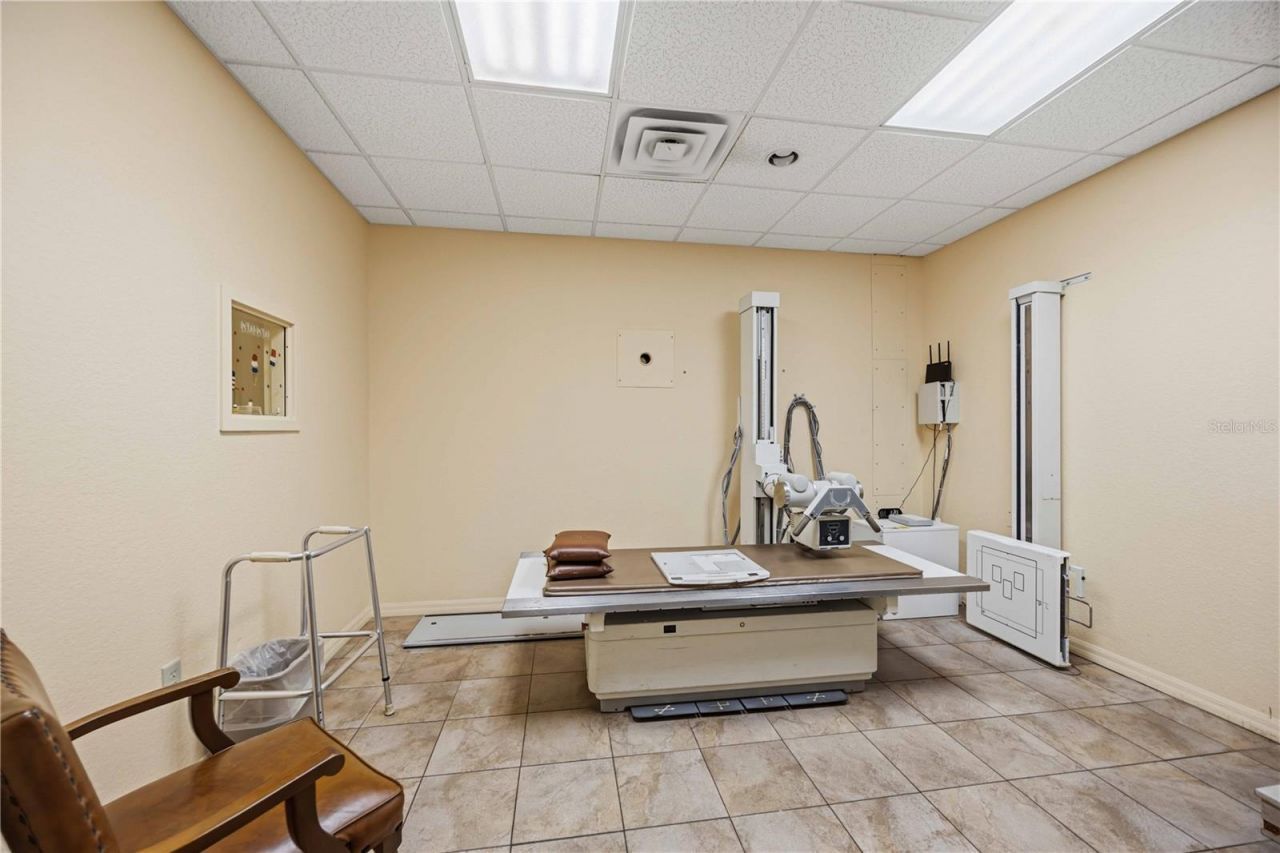 241 Nokomis Avenue S, Venice, FL 34285 Photo