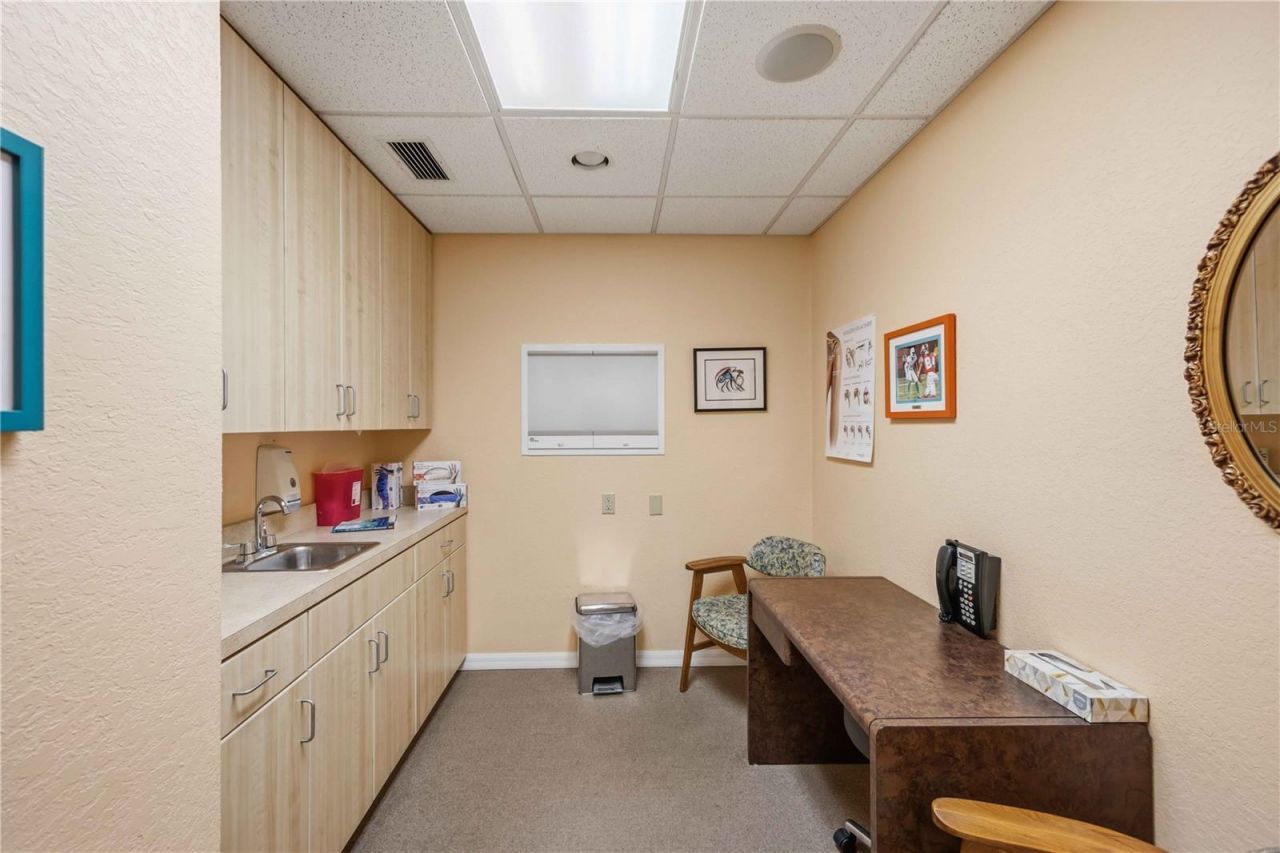 241 Nokomis Avenue S, Venice, FL 34285 Photo