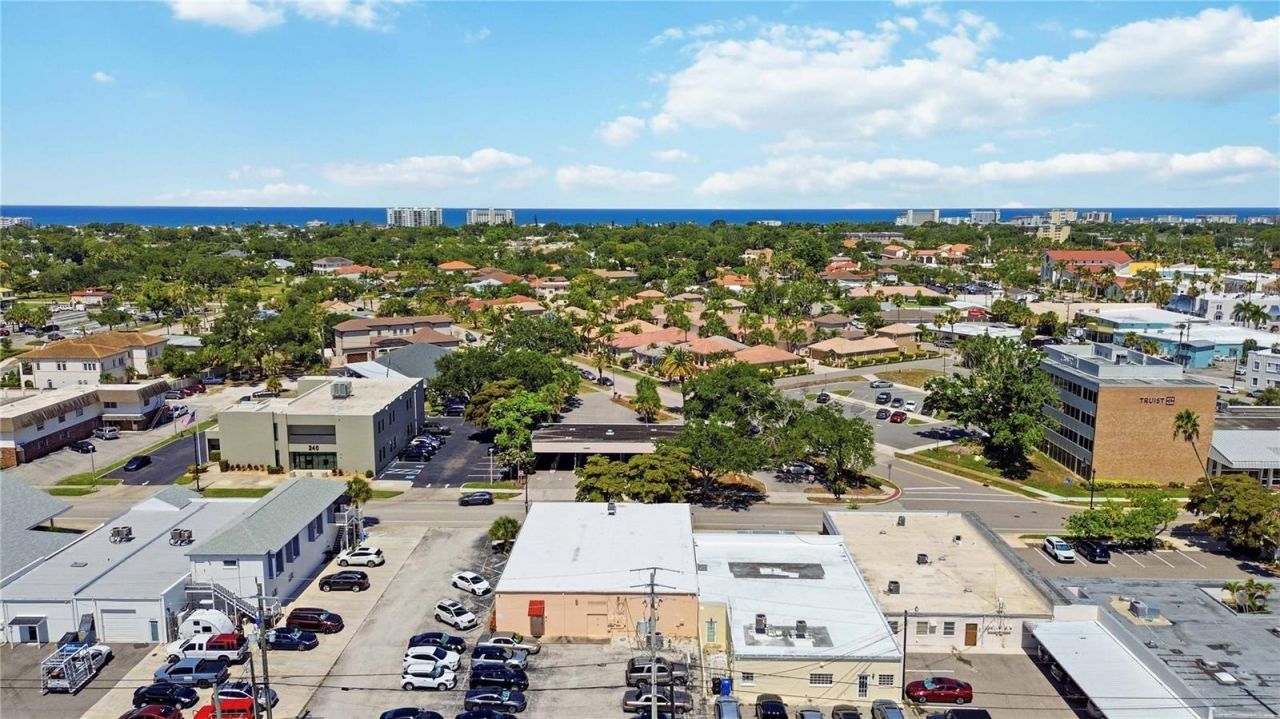 241 Nokomis Avenue S, Venice, FL 34285 Photo
