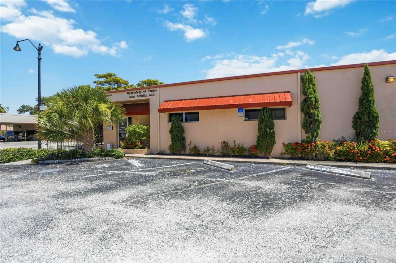 241 Nokomis Avenue S, Venice, FL 34285 Photo