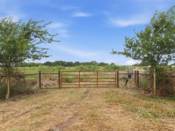 990 Lcr 610 , Mart, TX 76664