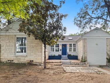 619 N Hampton, Dallas, TX 75208