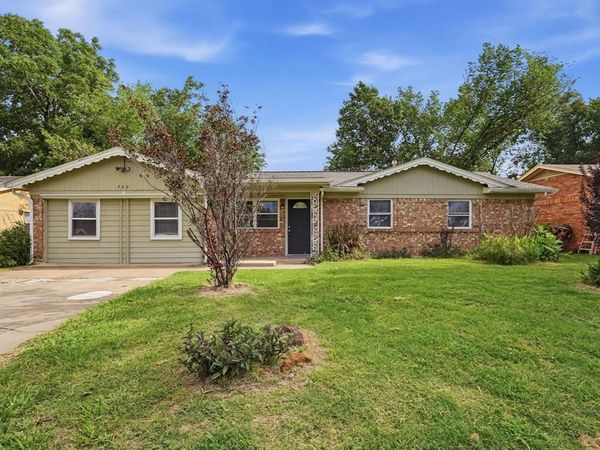 760 Oakwood Avenue, Hurst, TX 76053