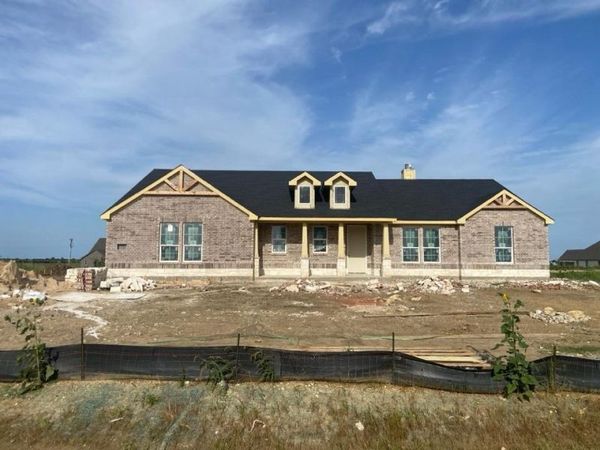 150 Sunny Side Road, Valley View, TX 76272