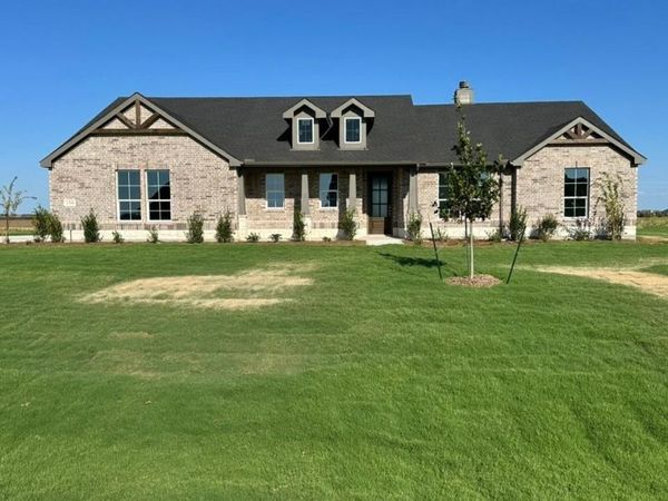 150 Sunny Side Road, Valley View, TX 76272