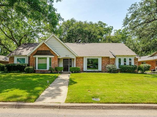 2910 Glasgow Drive, Arlington, TX 76015