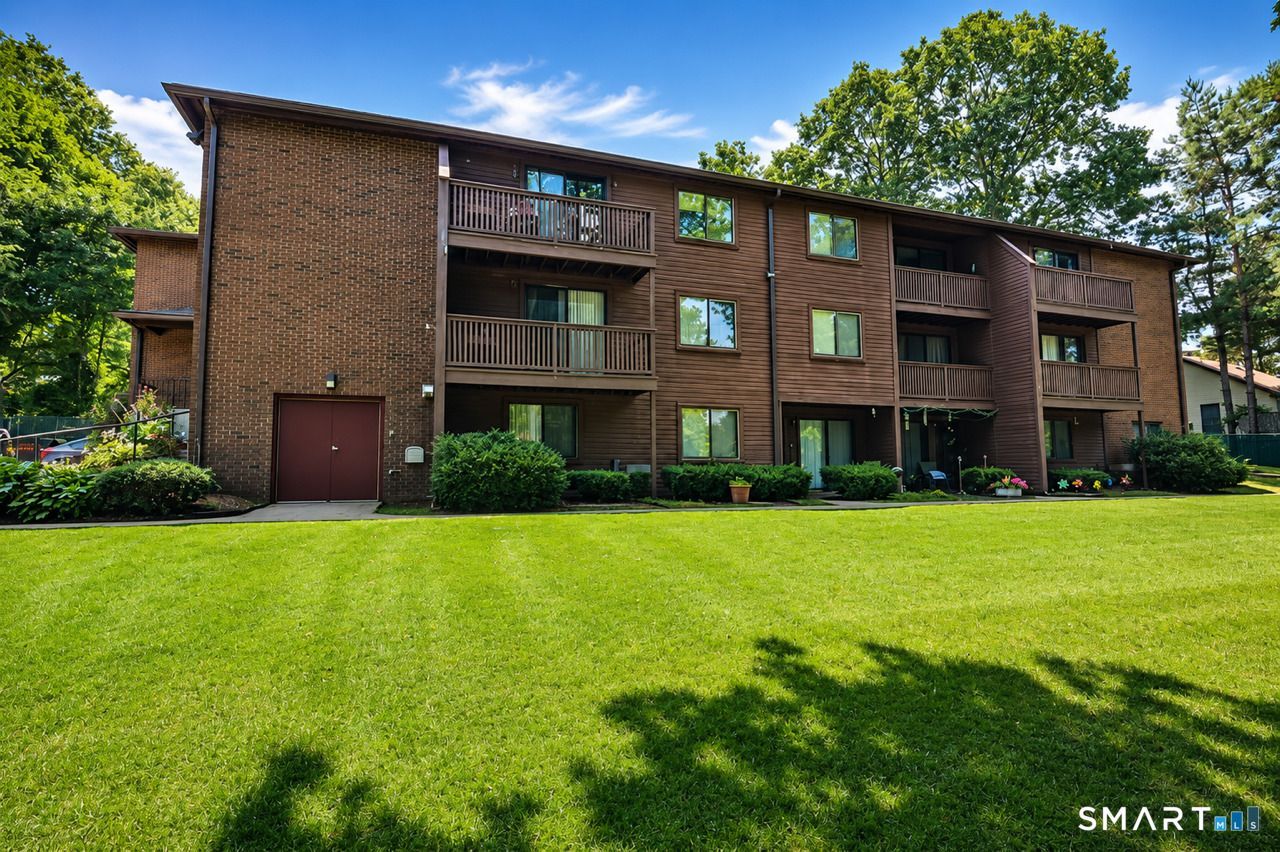 27 Harrison, Unit 16, Meriden, CT 06450 Main Photo