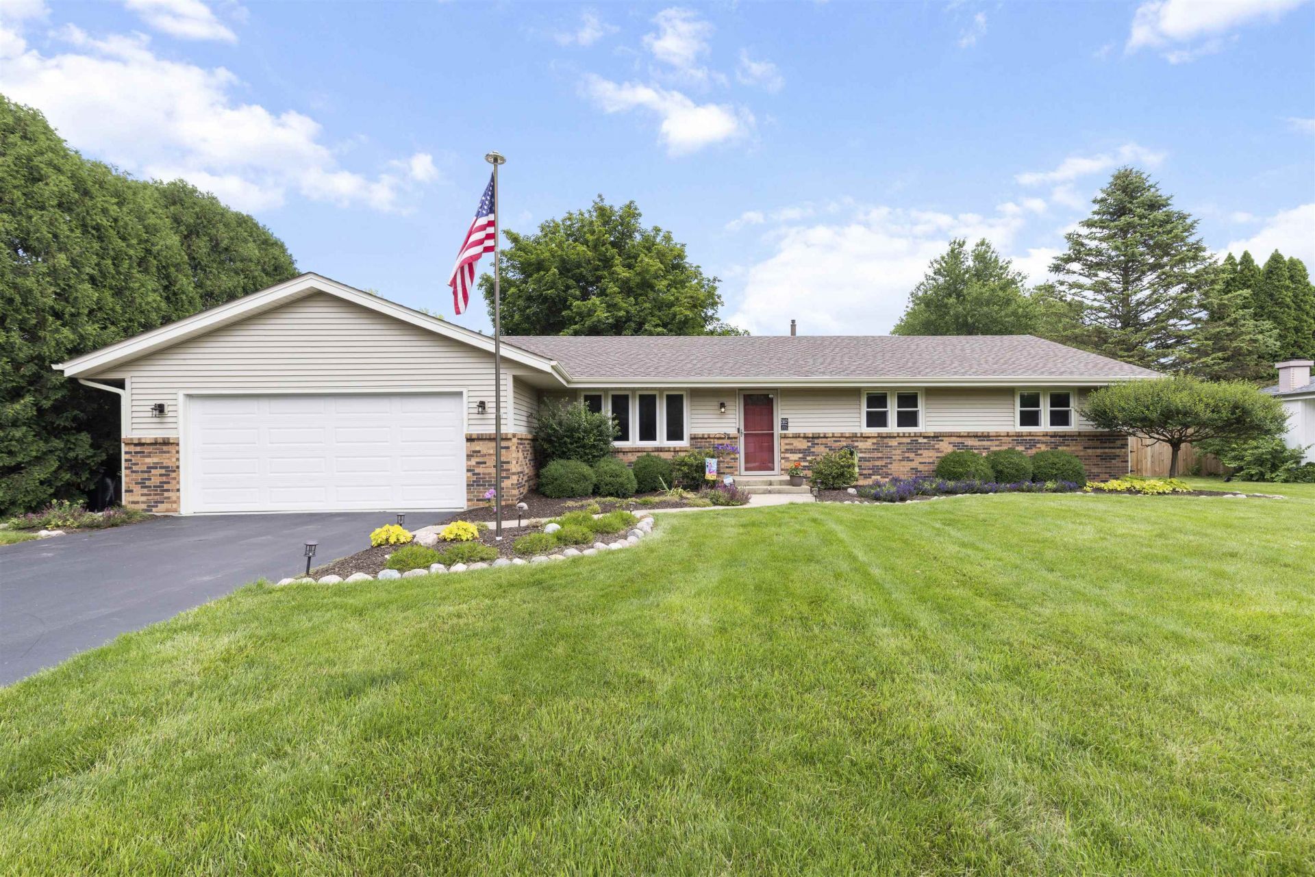 7575 Farmhome Lane, Cherry Valley, IL 61016 Main Photo