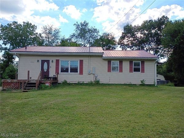 3801 Beck Avenue , Louisville, OH 44641