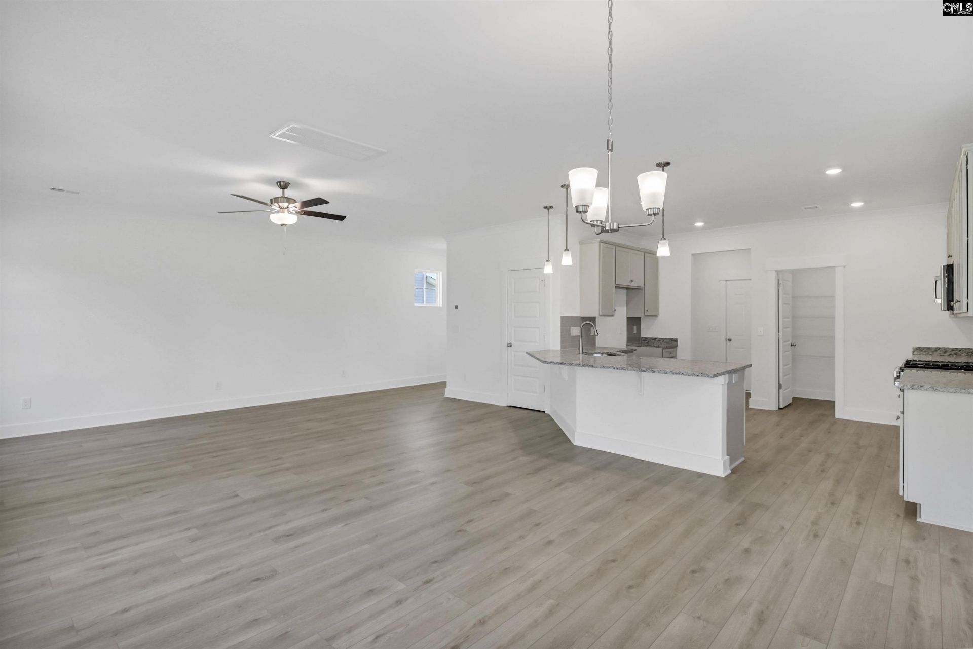 632 Thunder Gulch Avenue Photo 11